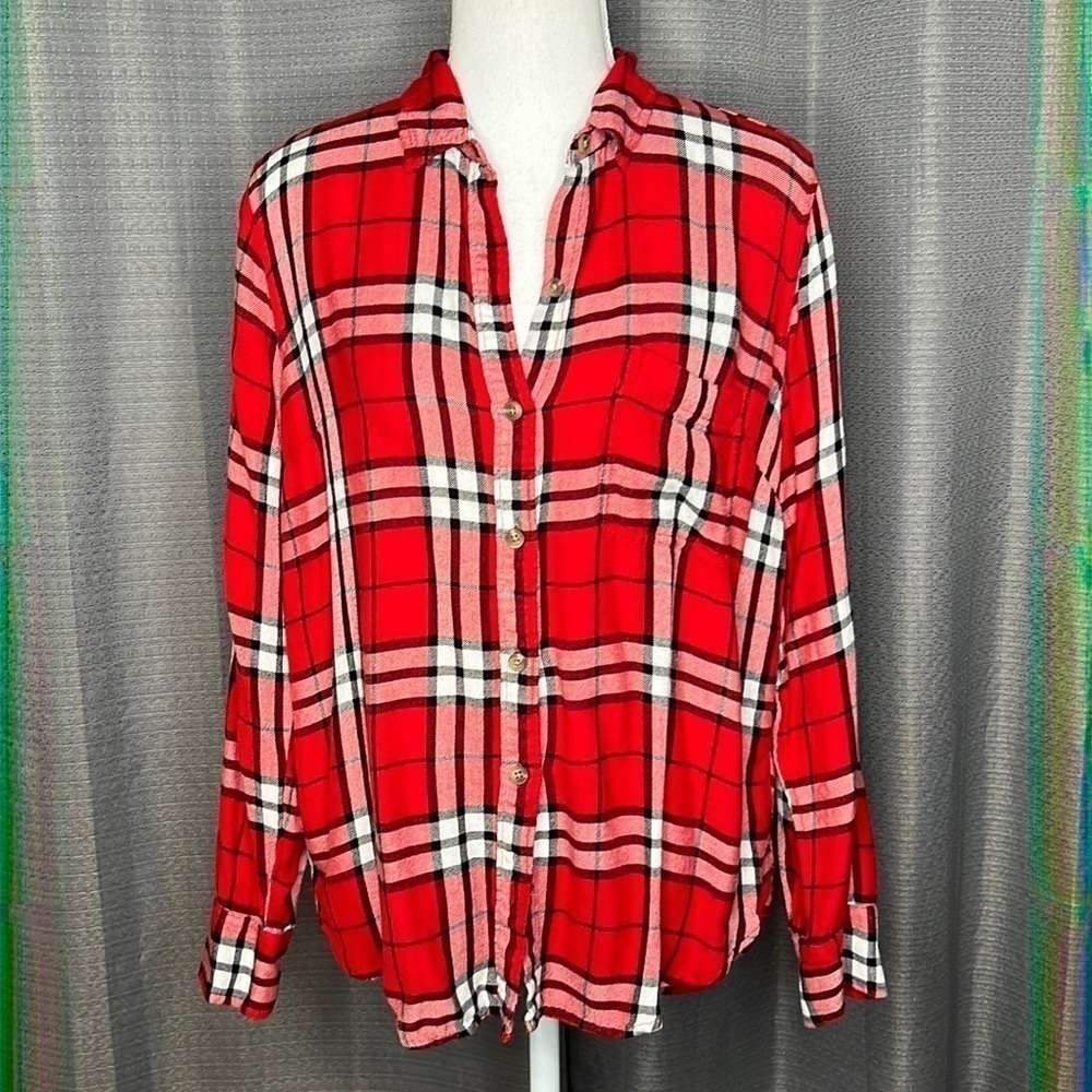 LUCKY BRAND MEDIUM RED AND BLACK PLAID BUTTONDOWN SHIRT
